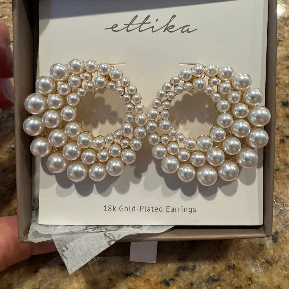 Ettika Blushing Pearl Hoop Earrings